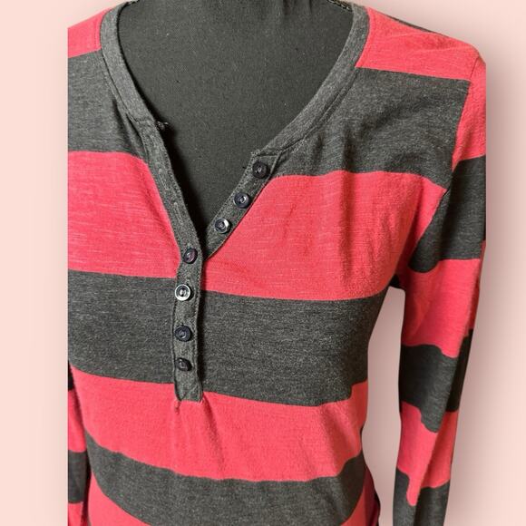 Vtg Y2K black Red Henley top button Bella swan Long sleeve xl Grunge Scene - Picture 3 of 4